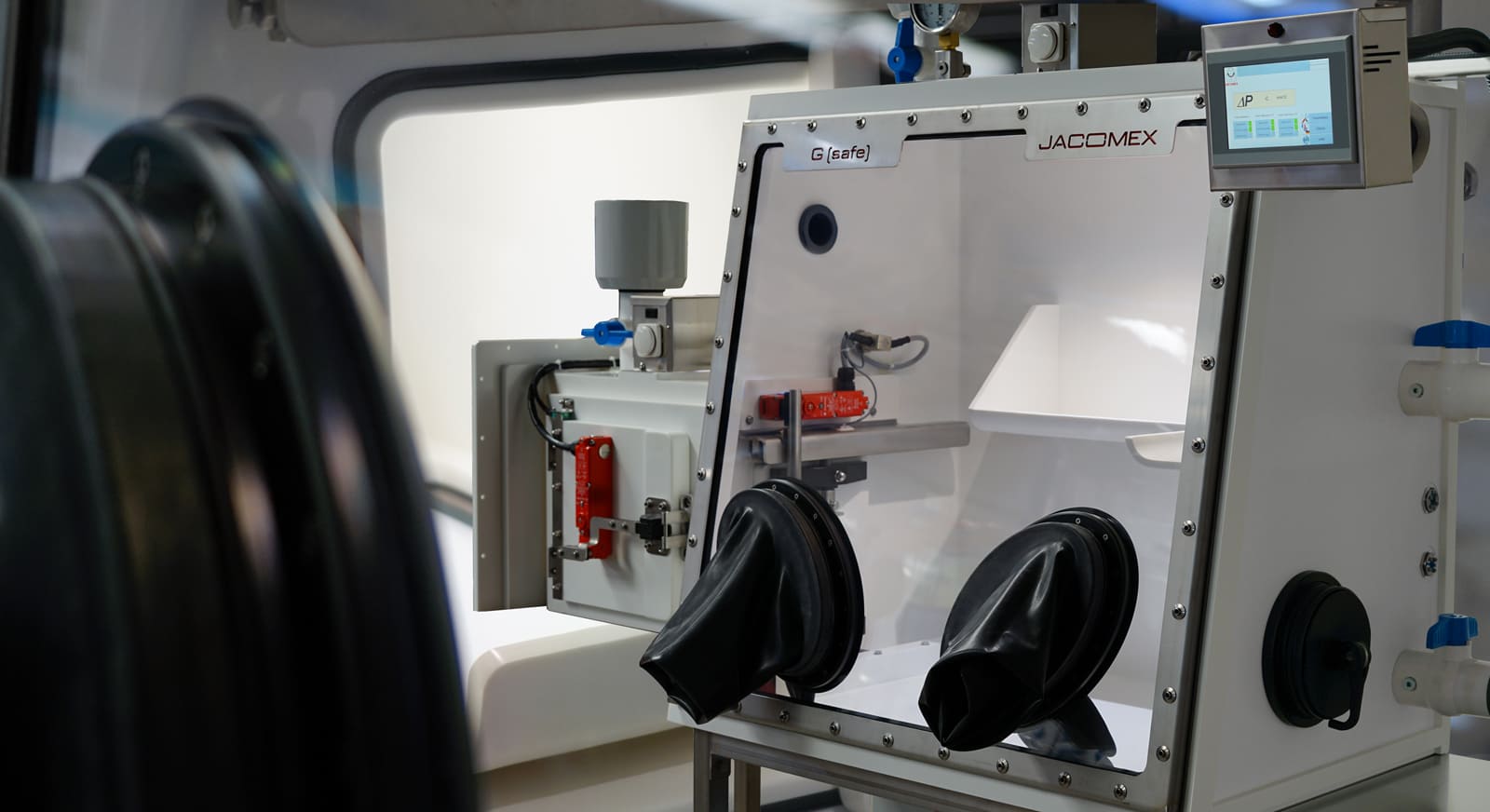 Corian-Gsafe-Jacomex Fabrication de médicaments radiopharmaceutiques